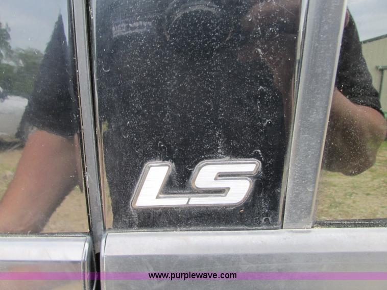 image for item B2969 2002 Chevrolet Trailblazer LS SUV