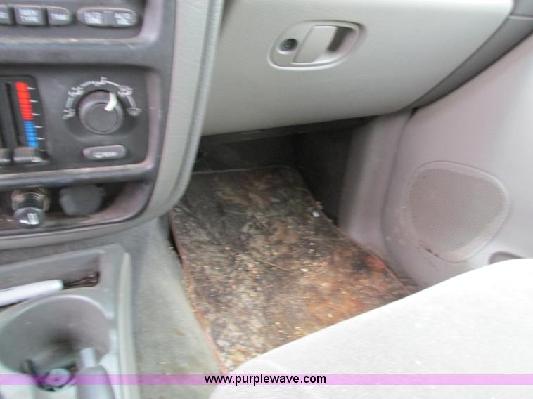 image for item B2969 2002 Chevrolet Trailblazer LS SUV