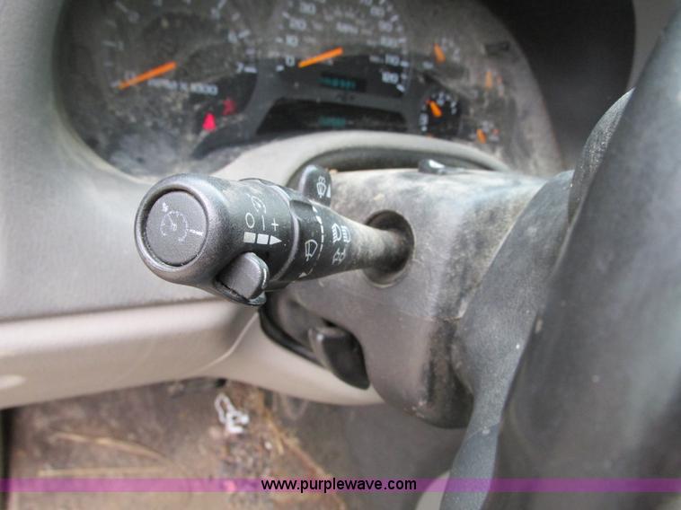 image for item B2969 2002 Chevrolet Trailblazer LS SUV