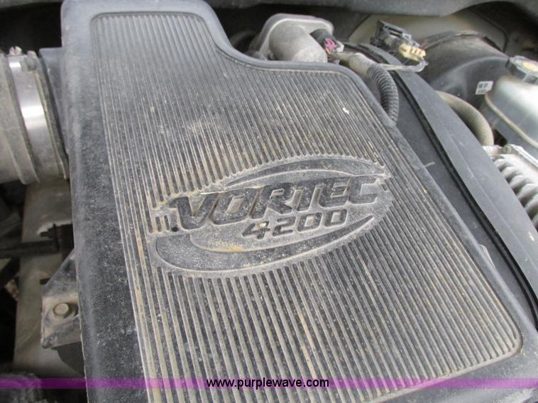 image for item B2969 2002 Chevrolet Trailblazer LS SUV