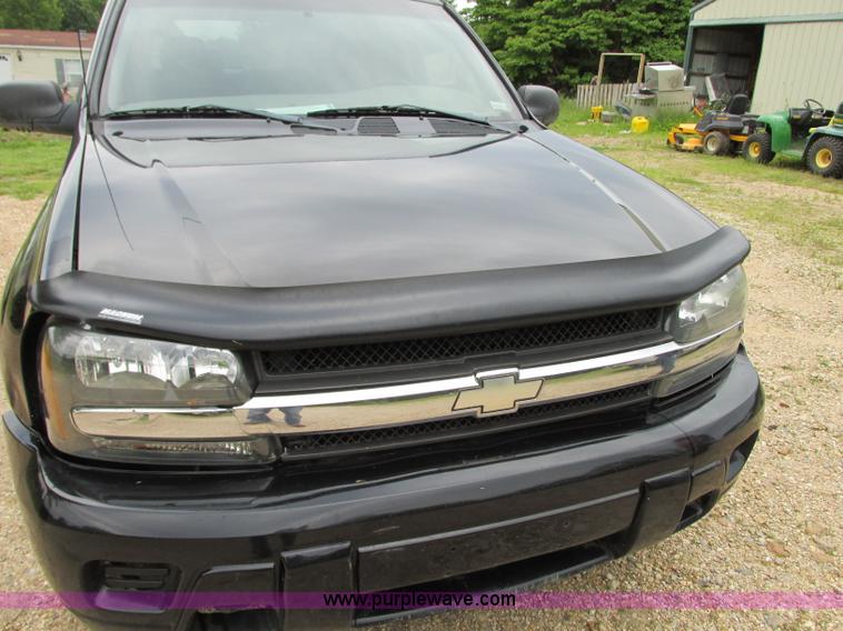 image for item B2969 2002 Chevrolet Trailblazer LS SUV