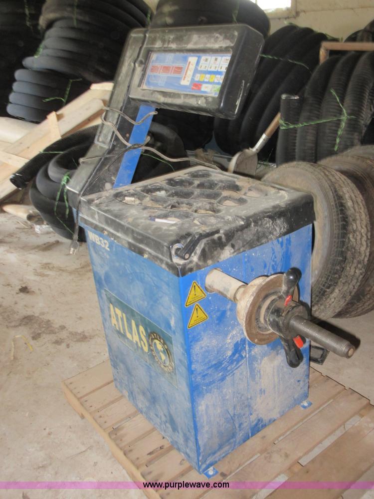 image for item BA9279 Atlas TC489X tire machine