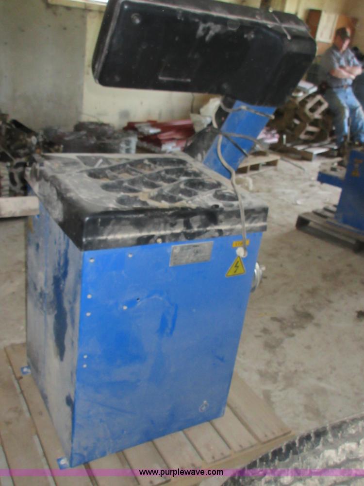 image for item BA9279 Atlas TC489X tire machine