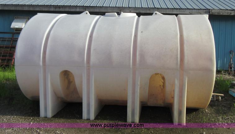 image for item BA9280 3,100 gallon poly tank