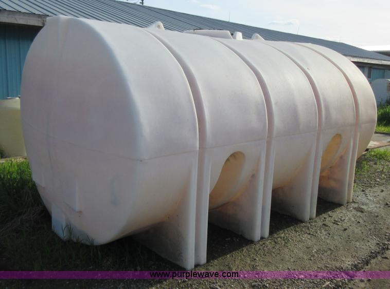 image for item BA9280 3,100 gallon poly tank