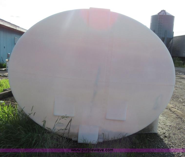 image for item BA9280 3,100 gallon poly tank