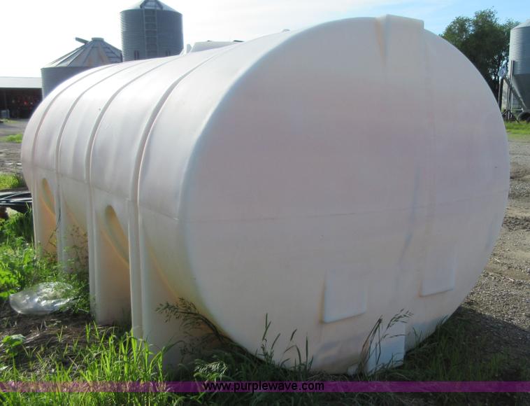 image for item BA9280 3,100 gallon poly tank
