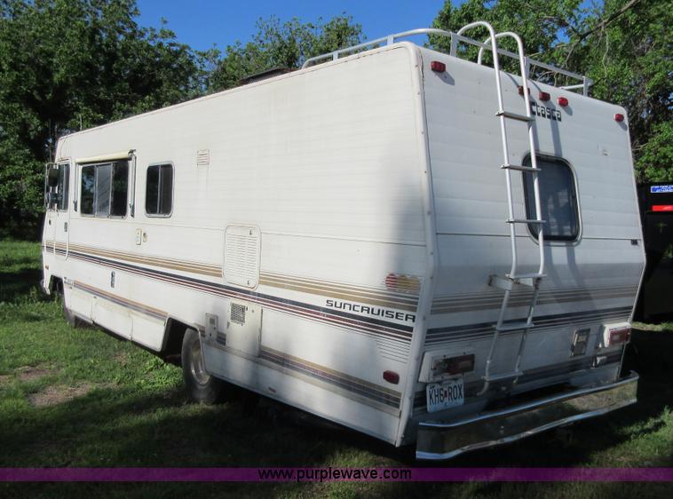 image for item BA9296 1983 Chevrolet P30 Winnebago Itasla Suncruiser RV