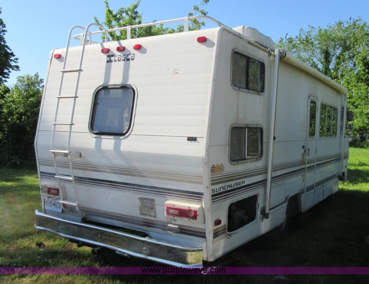 image for item BA9296 1983 Chevrolet P30 Winnebago Itasla Suncruiser RV