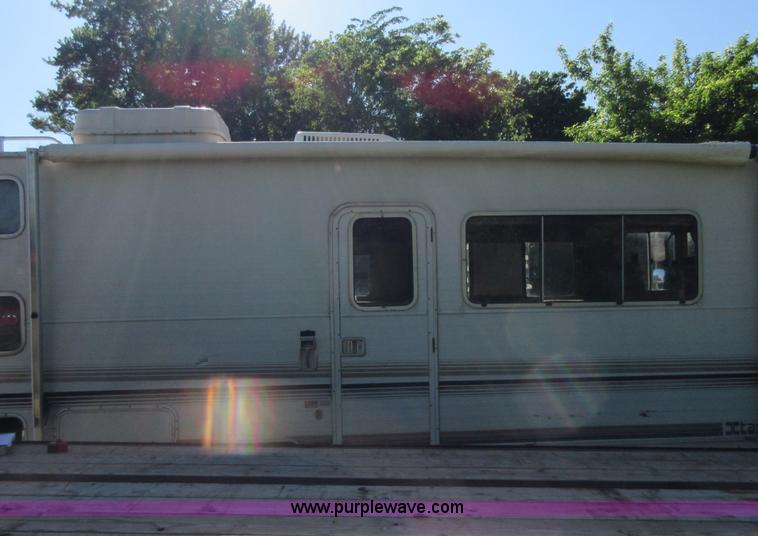 image for item BA9296 1983 Chevrolet P30 Winnebago Itasla Suncruiser RV