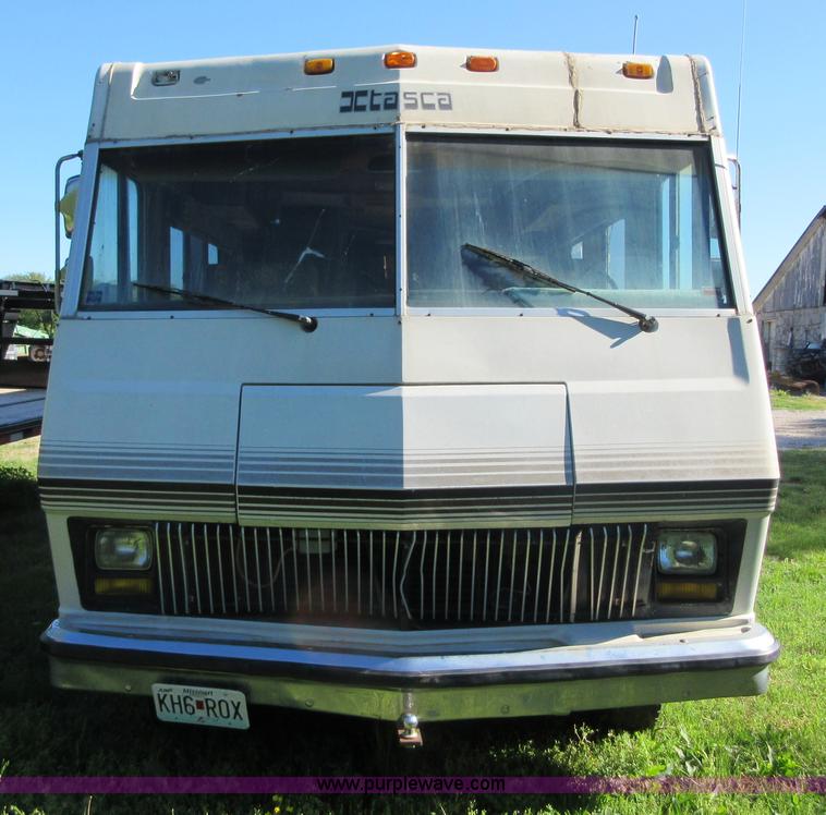 image for item BA9296 1983 Chevrolet P30 Winnebago Itasla Suncruiser RV
