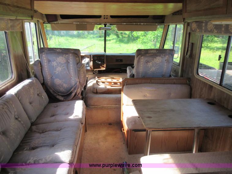 image for item BA9296 1983 Chevrolet P30 Winnebago Itasla Suncruiser RV