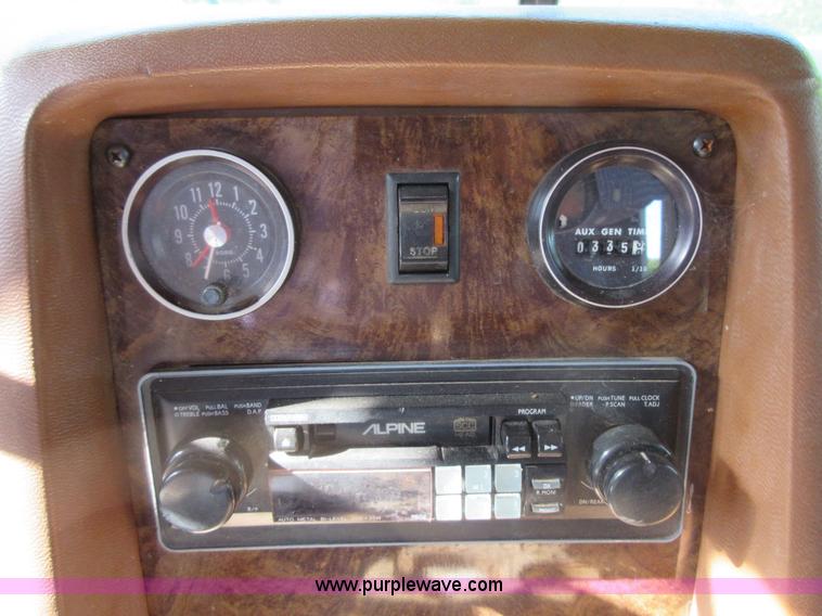 image for item BA9296 1983 Chevrolet P30 Winnebago Itasla Suncruiser RV