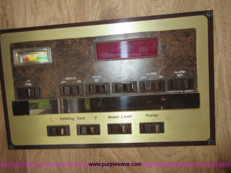 image for item BA9296 1983 Chevrolet P30 Winnebago Itasla Suncruiser RV