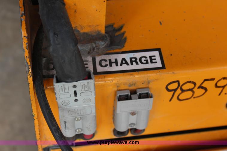 image for item BO9362 Multiton electric pallet jack