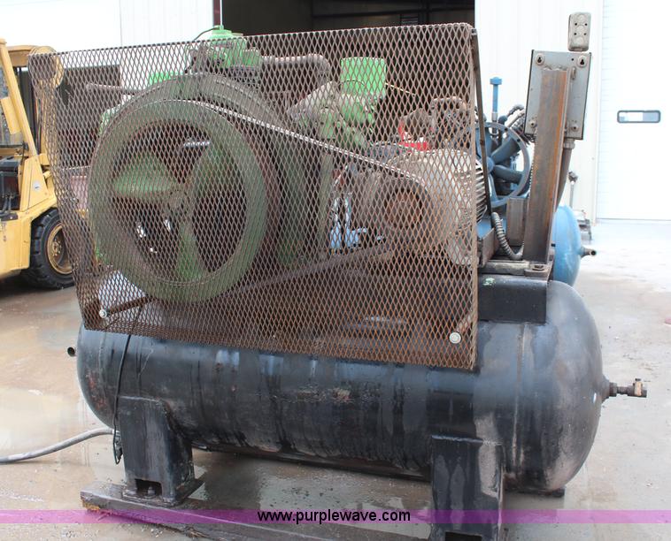 image for item BO9407 Wabco 4AWC air compressor