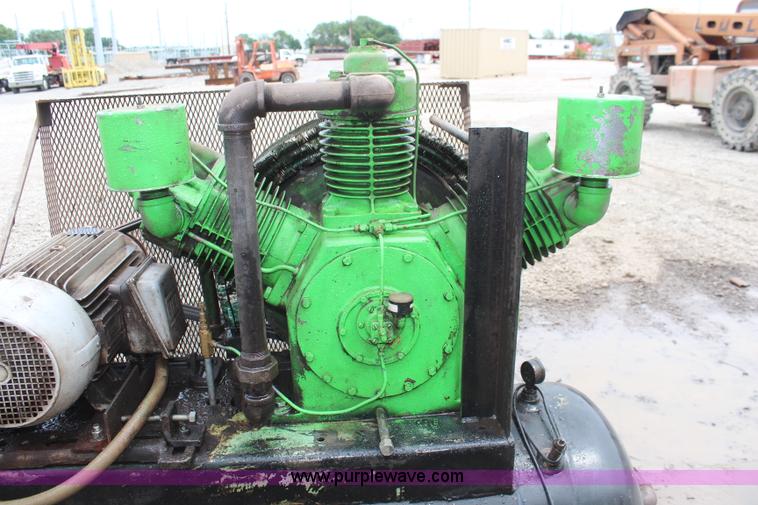 image for item BO9407 Wabco 4AWC air compressor