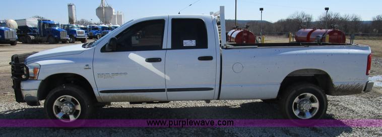 image for item D2327 2006 Dodge Ram 2500 pickup truck
