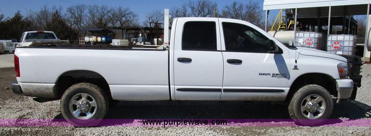 image for item D2327 2006 Dodge Ram 2500 pickup truck