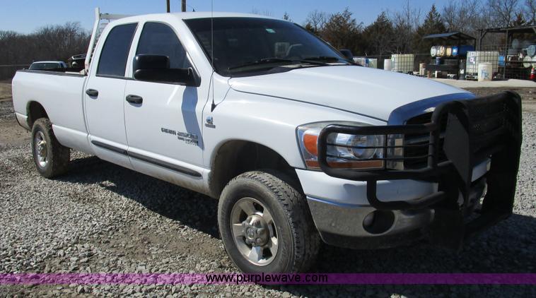 image for item D2327 2006 Dodge Ram 2500 pickup truck