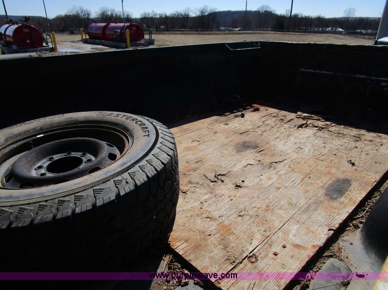 image for item D2327 2006 Dodge Ram 2500 pickup truck