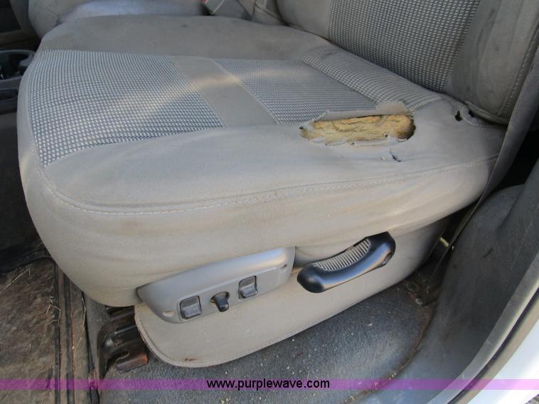 image for item D2327 2006 Dodge Ram 2500 pickup truck