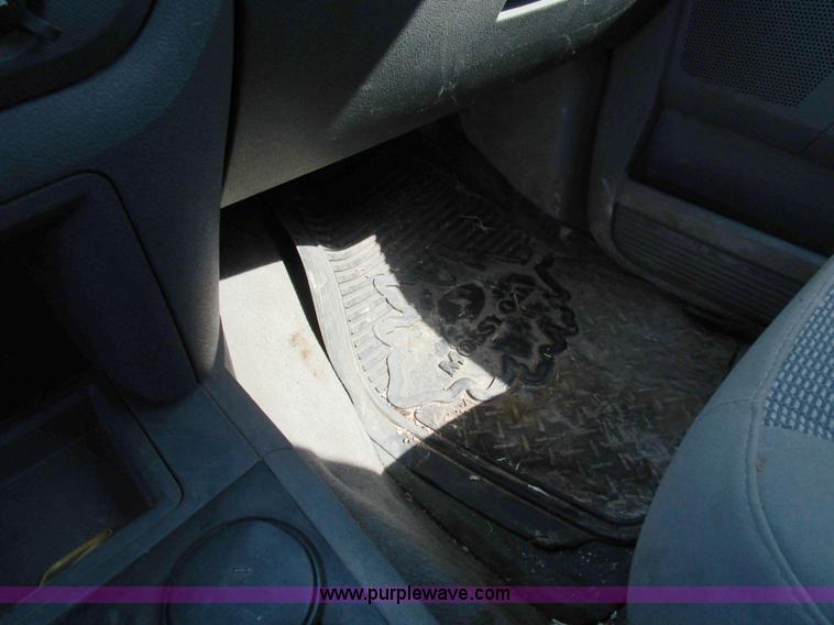 image for item D2327 2006 Dodge Ram 2500 pickup truck