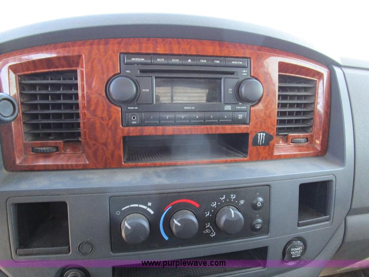 image for item D2327 2006 Dodge Ram 2500 pickup truck