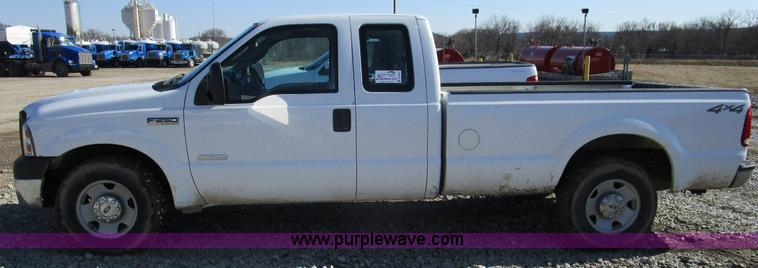 image for item D2331 2007 Ford F250 XL pickup truck