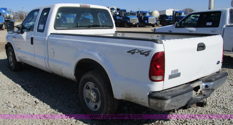 image for item D2331 2007 Ford F250 XL pickup truck