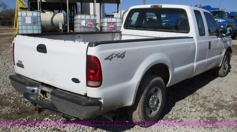 image for item D2331 2007 Ford F250 XL pickup truck
