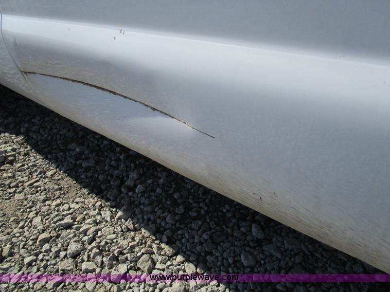 image for item D2331 2007 Ford F250 XL pickup truck