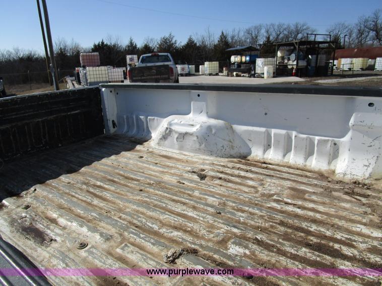 image for item D2331 2007 Ford F250 XL pickup truck