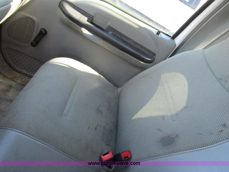 image for item D2331 2007 Ford F250 XL pickup truck