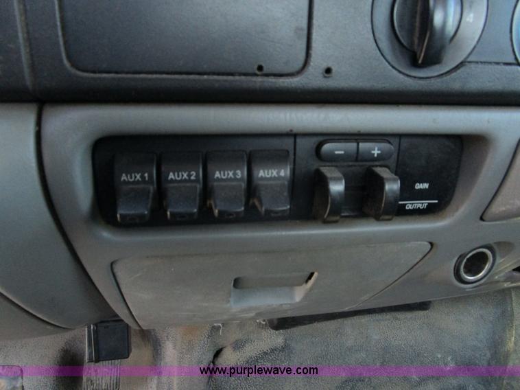 image for item D2331 2007 Ford F250 XL pickup truck