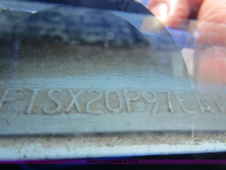 image for item D2331 2007 Ford F250 XL pickup truck