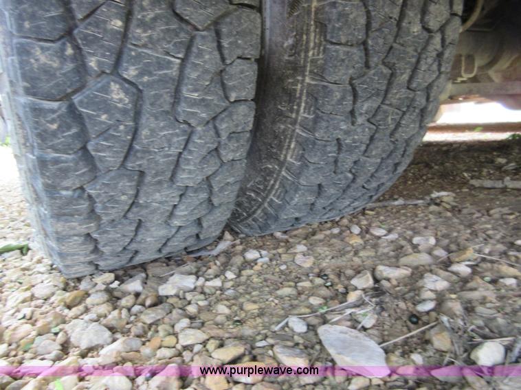 image for item D2448 2006 Ford E450 transit bus