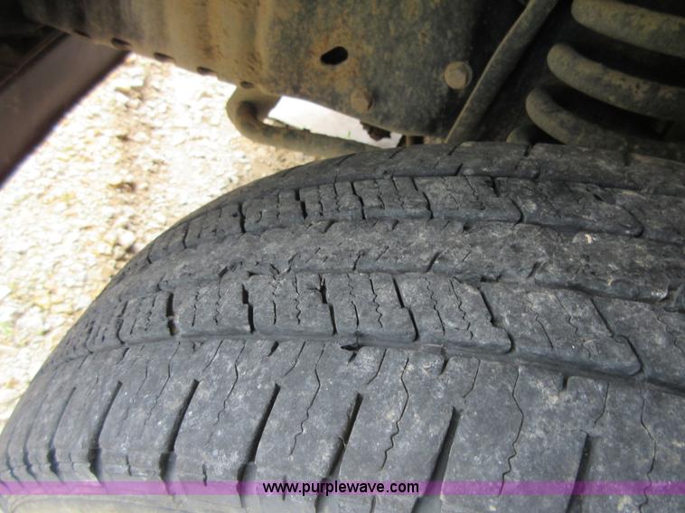 image for item D2448 2006 Ford E450 transit bus