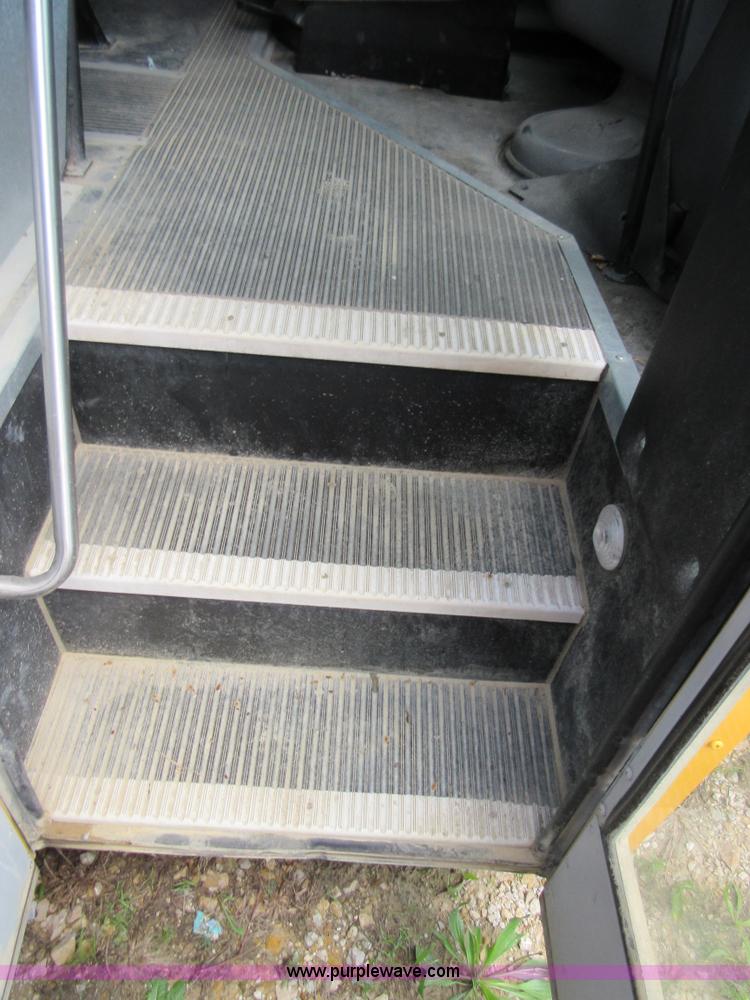 image for item D2448 2006 Ford E450 transit bus