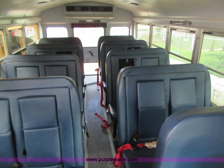 image for item D2448 2006 Ford E450 transit bus