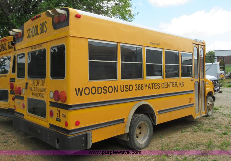 image for item D2449 2006 Ford E450 transit bus