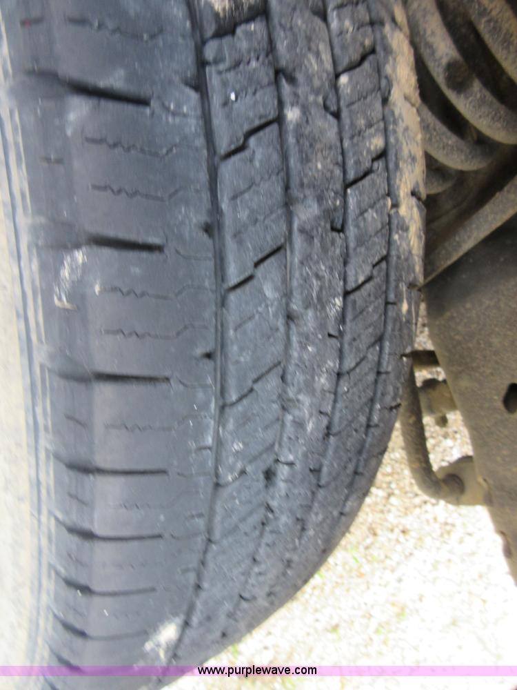 image for item D2449 2006 Ford E450 transit bus