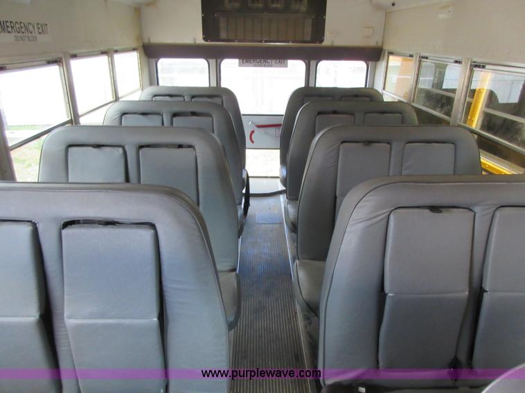 image for item D2449 2006 Ford E450 transit bus