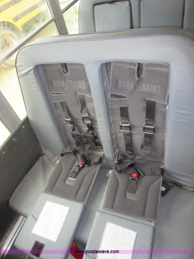 image for item D2449 2006 Ford E450 transit bus