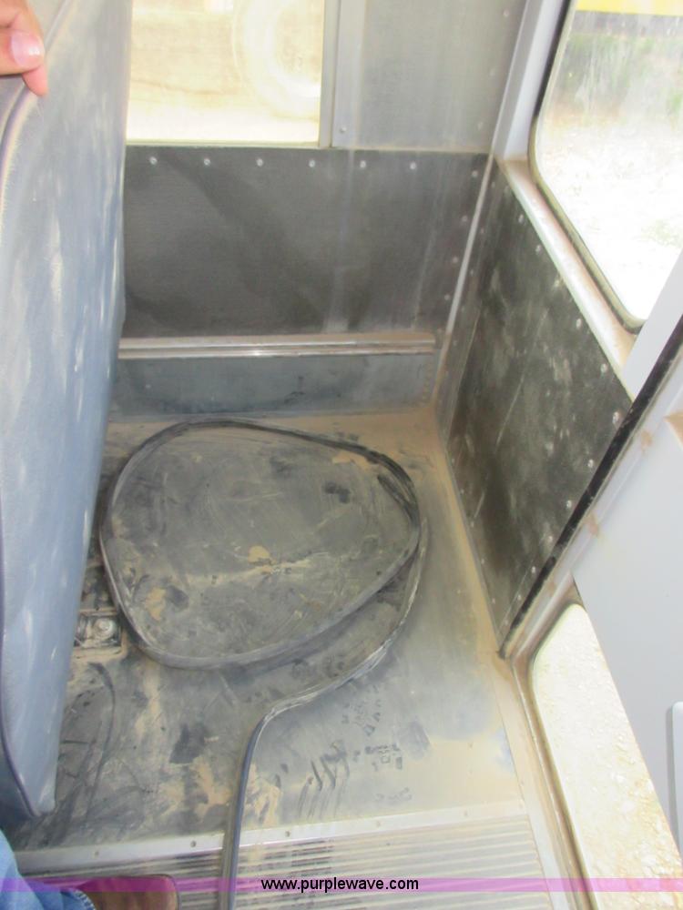 image for item D2449 2006 Ford E450 transit bus