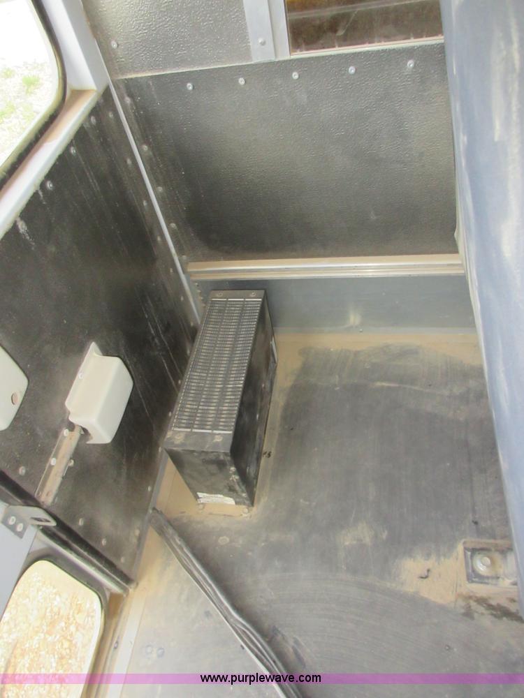 image for item D2449 2006 Ford E450 transit bus