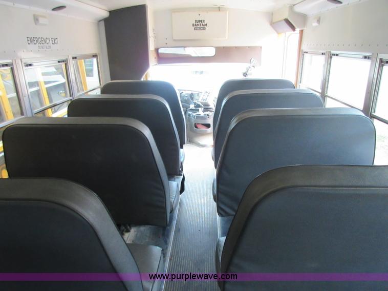 image for item D2449 2006 Ford E450 transit bus