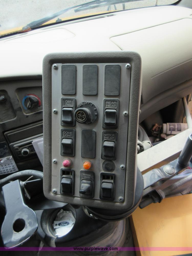 image for item D2449 2006 Ford E450 transit bus