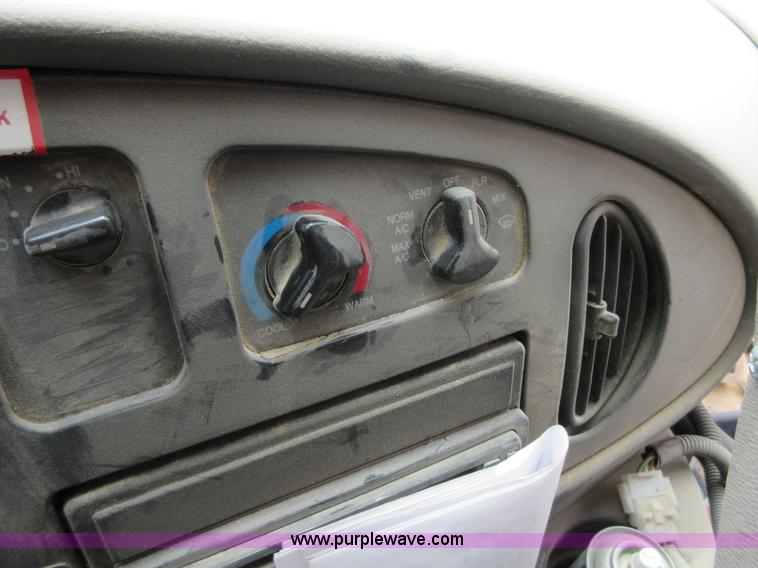image for item D2449 2006 Ford E450 transit bus