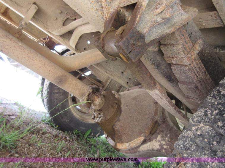 image for item D2450 1996 International 3800 school bus